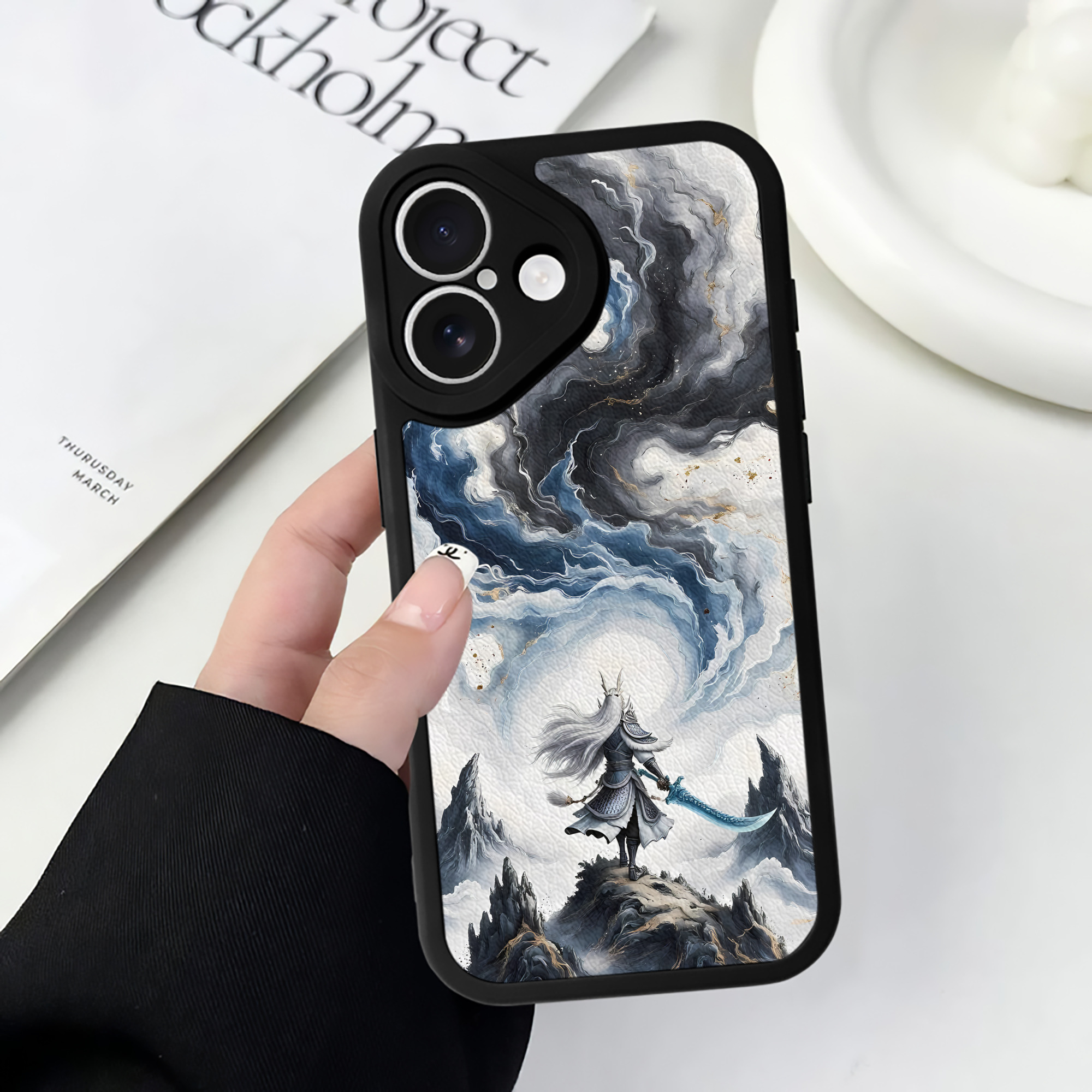 （画像用） Ne Zha 2 ナタ 魔童の大暴れ 【iPhone 16シリーズ対応】シリコンスマホケース（レザー調） 材質：シリコン